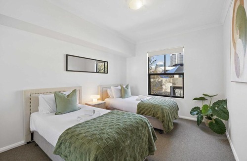 Northbridge Apartment | Executive Apt - 2BR 1BA w Parking