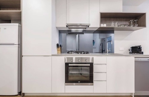 Bundoora Apartment | Executive Comfort Living Near La Trobe & RMIT Uni