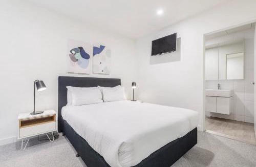 Bundoora Apartment | Executive Comfort Living Near La Trobe & RMIT Uni