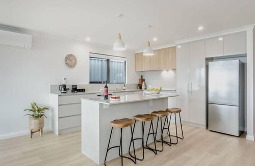Albany House | Executive Comfort right in the Heart of Albany