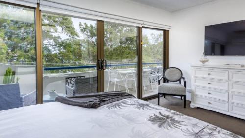 Bongaree House | Executive Unit In The Treetops