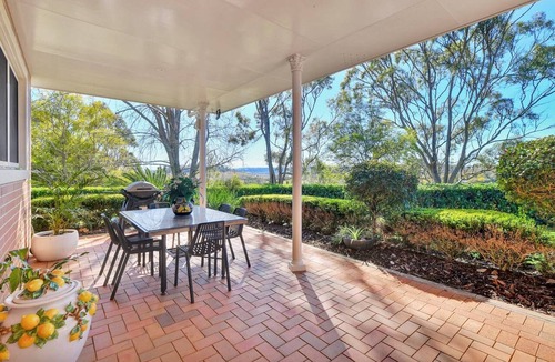 Cotswold Hills Apartment | Expansive Toowoomba Retreat with Garden BBQ