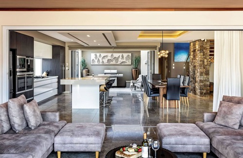 Dunsborough House | EXTRAVAGENT AND STYLISH TWO STOREY HOME WITH HUGE OUTDOOR ENTERTAINING AREA