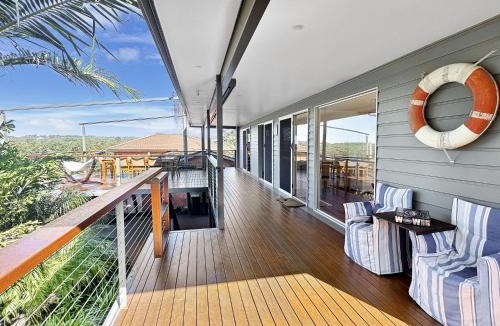 Surf Beach House | Fab 3-Bed Stay with Great Outdoors & Water Views