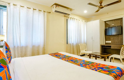Nerul Hotel | Fabexpress Baramati Stays