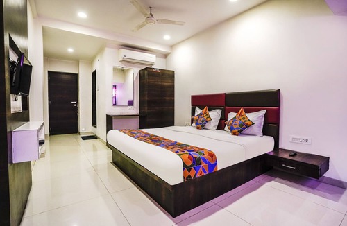 Nashik Road Hotel | Fabexpress Raj Tourist