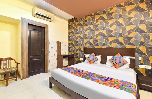 Sindhi Camp Hotel | Fabhotel Ak Acacia Jazz Club