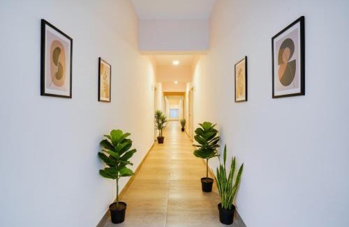 Jayanagar Hotel | FabHotel GRK Comforts