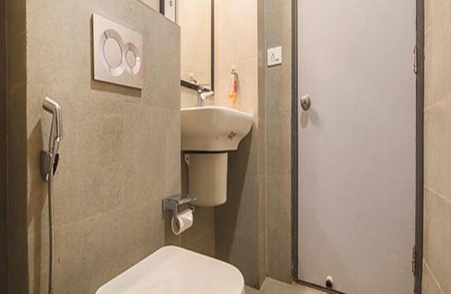 Gomti Nagar Hotel | Fabhotel Kingston House