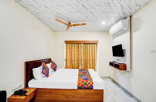 Pune Hotel | FabHotel Omkar & Lodging - Phoenix Market City