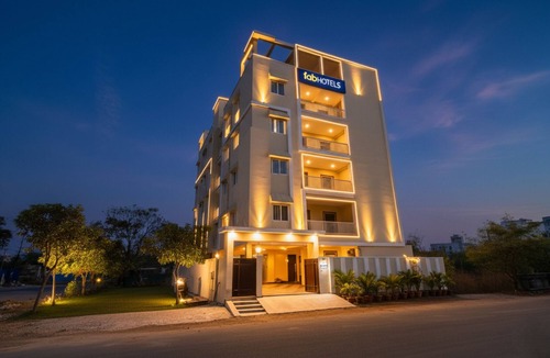 Gachibowli Hotel | Fabhotel Rk Suites