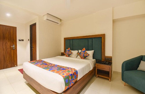 Karve Nagar Hotel | FabHotel Shourya Regency