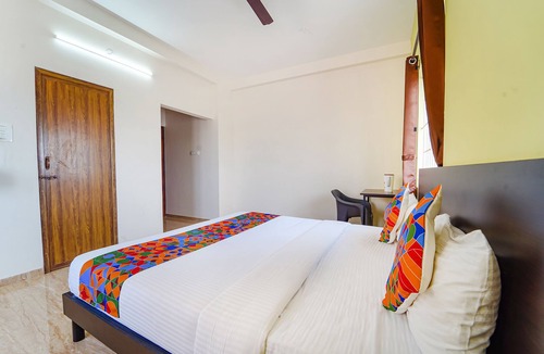 Saravanampatty Hotel | FabHotel Sri Saro Residency