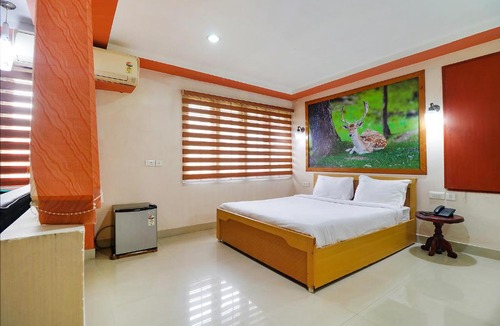 Kaloor Hotel | FabHotel Star