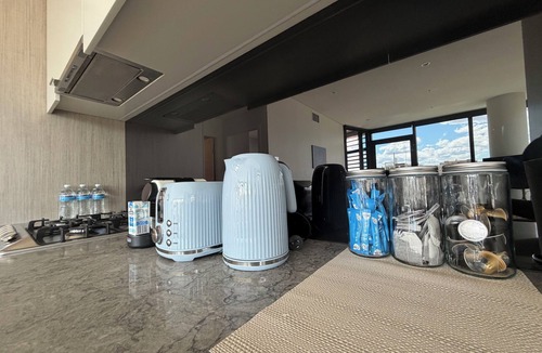 Sydney Central Business District Apartment | Fabulous 2b2b home in the central CBD