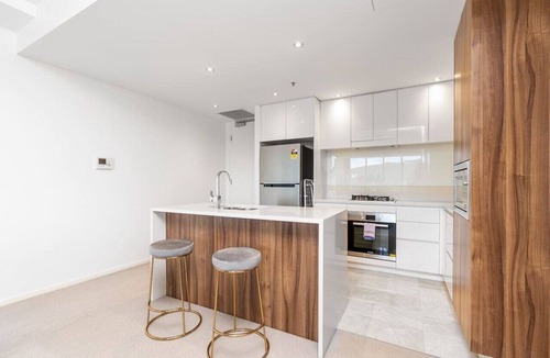 City East Apartment | Fabulous 2BR/2BA Apartment in the Central District