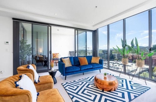 City East Apartment | Fabulous 2BR 2BA Apartment in the Central District