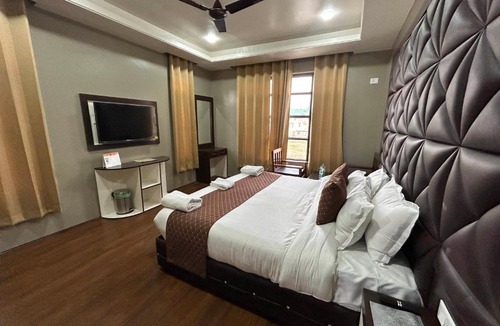 Srinagar Hotel | Fair Mount, Airport Road, Humhama Srinagar