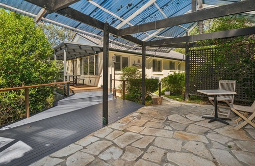Leura House | Fairway Getaway in Leura