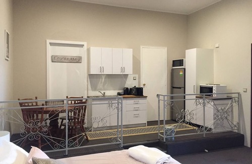 Northam House | Fairway Manor Accommodation