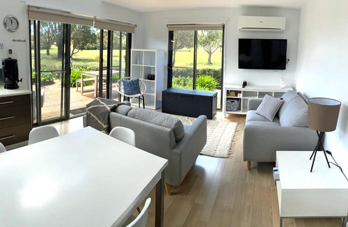 Coles Bay House | Fairways 2