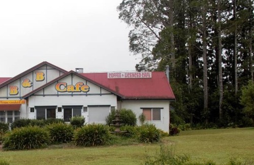 Millaa Millaa Bed & Breakfast | Falls Teahouse B&B