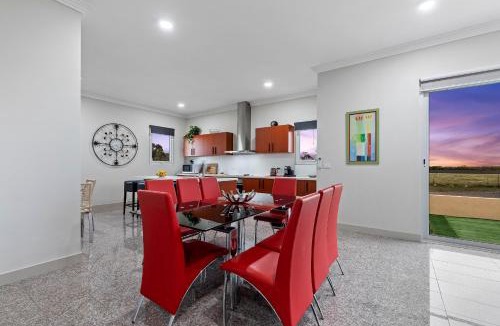 Bulla Villa | Families & Groups Friendly, Close to Airport