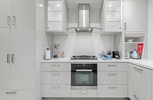 Hamilton House | Family-Friendly 3BR with Pool Near Brisbane