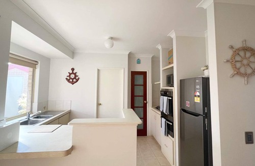 Rockingham Villa | Family friendly hideaway