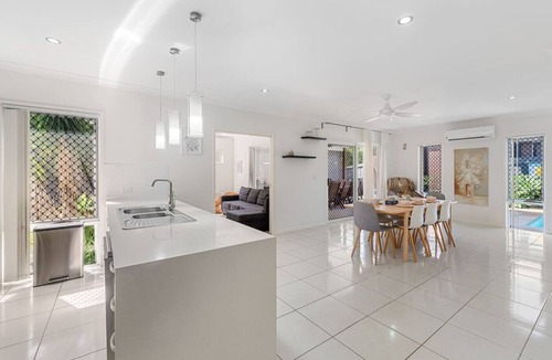 Mango Hill House | Family Holiday Retreat | 4 Beds & Pool