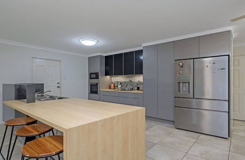 Mount Louisa Apartment | Family Home With Pool In Mount Louisa