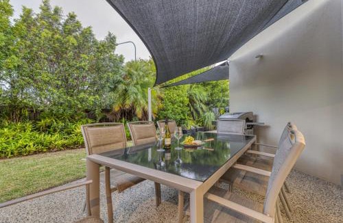 Pelican Waters House | Family Retreat With Pool Perfect for School Hols