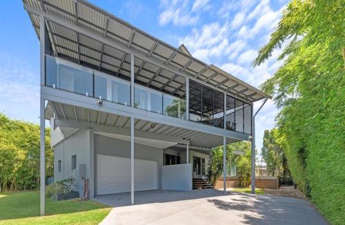 Sandgate House | Family-Sized Retreat with Private Garage