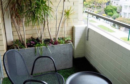South Perth Apartment | Fantastic views of the river and the city