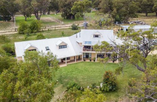 Herron House | Farm Lake Sauna Retreat Mandurah