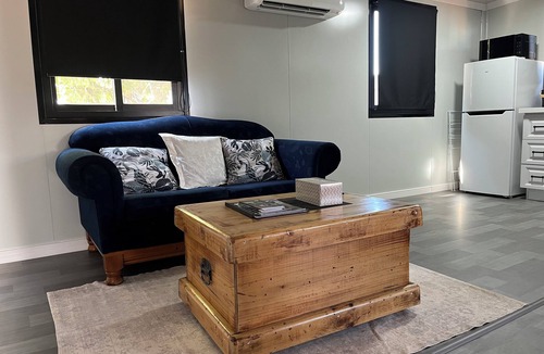 Merriang South Cabin | Farm Stay cabin with Outdoor Bath