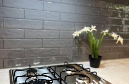 Payneham South Condo | Feel comfortable in this fully equipped, 2-bedroom unit located in quiet Payneham South, ideal for travelling workers & families. Easy parking, no stairs, heat & cool throughout, Wi-Fi, linen hire inc., keyless entry & easy self check-in!