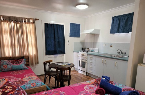 Horse Creek Cabin | Fern's Miners Rest Cabin 3, Qb plus Sb, A/C pet friendly