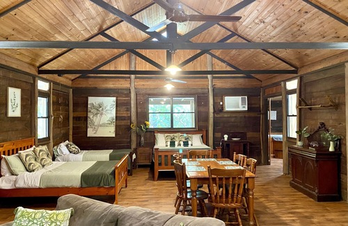 Byfield Hotel | Ferns Hideaway Resort
