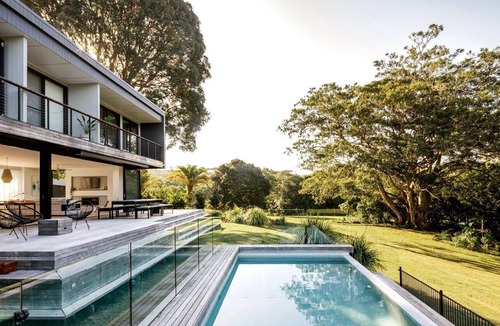 McLeods Shoot House | Figtree House (With Car Parking)