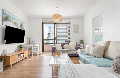 Manly Apartment | Fine Pine - Beachside Lifestyle with Two Balconies