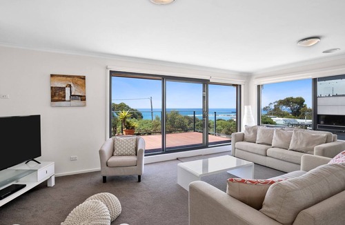 Anglesea House | First Point Anglesea