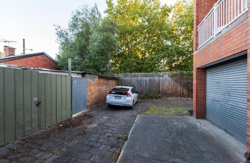 Fitzroy North Apartment | Fitzroy meets Clifton Hill at this Cosy Retreat