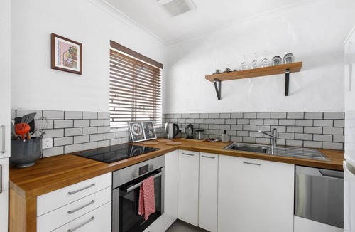Fitzroy North Apartment | Fitzroy North Boutique Bliss by Merri Creek Trail