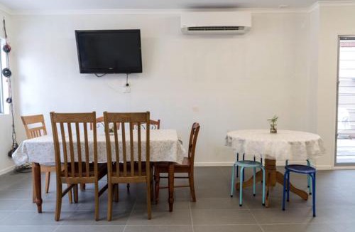 Spring Hill Hostel | Five 2 Home Backpacker