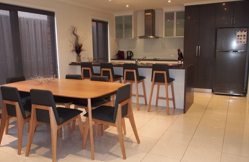 South Launceston House | Five55 Launceston, Free wifi!