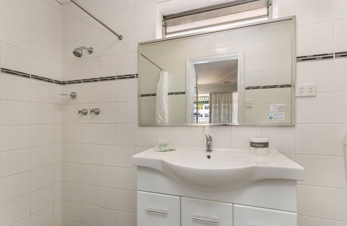 Rivervale Hotel | Flag Motor Lodge