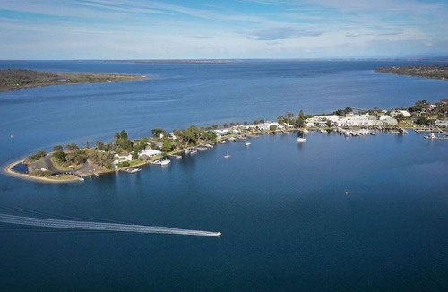 Metung Apartment | Flat 3 · Metung Akora 2Bdrm Apartment3 Pets&Boats welcome!