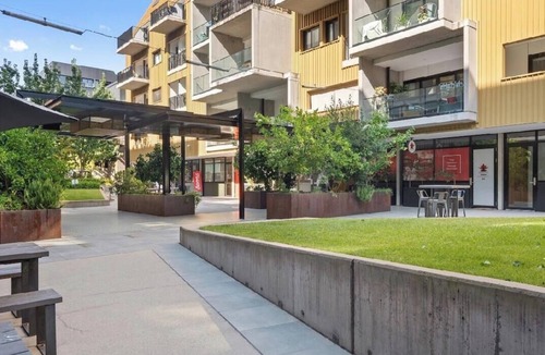 Kingston Apartment | Flat in Kingston @Canberra free parking , Pet allow