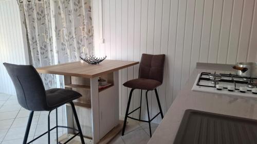 Cayenne Apartment | Fleur de Suzini